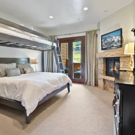 Pool, Hot Tub, Gym Juniper Landing 2 Bedroom Canyons Retreat
