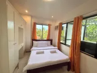 Luna Oslob Travellers Inn