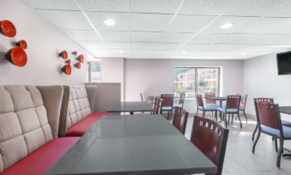 Ramada by Wyndham Tuscaloosa