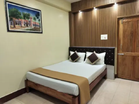 Aashrey Bed and Breakfast Hotels in 