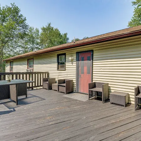 'a Time to Remember' Home in Tobyhanna w/ Pool!