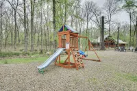 Hot Tub and Fire Pit Broken Bow Retreat!