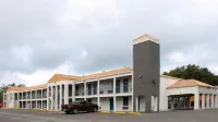 Motel 6 Round Rock, TX - 2-Star