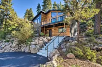 Lake View & Hot Tub – Walk to Speedboat Beach! 4Br - parking