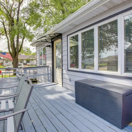 Neenah Home w/ Deck: Near Lake Winnebago
