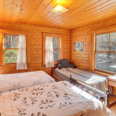 On-site Trails, Pond! Rustic Harpers Ferry Cabin