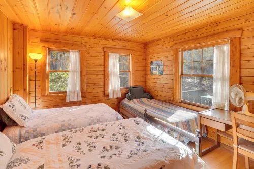 On-site Trails, Pond! Rustic Harpers Ferry Cabin - 3-Star