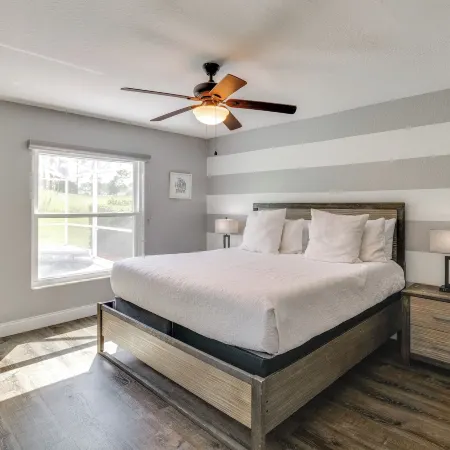 Private Pool & Hot Tub: Modern Davenport Home!