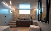 Royal Hotel and Suites - Romantic