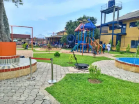 กวิมส์ สแควร์ โรงแรม