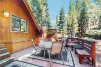 2BR Dog-friendly Cabin w/ Lake Views - 3-Star