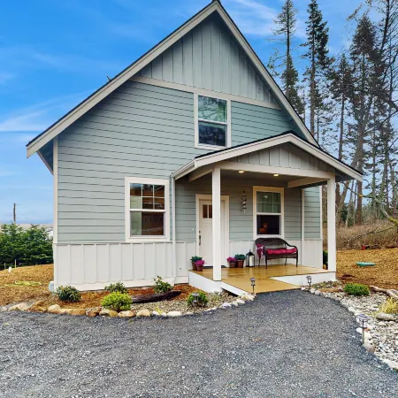 Hot Tub & Mtn Views: Lummi Island Home Near Beach