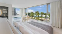 Gangneung Rayvalue Pension Hotel dekat Pantai Anmok
