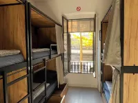 市中心江景旅館 鄰近中央郵局（Edificio de Correos）的酒店