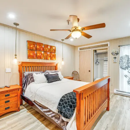 Snowshoe Condo w/ Sunroom - Walk to Slopes!