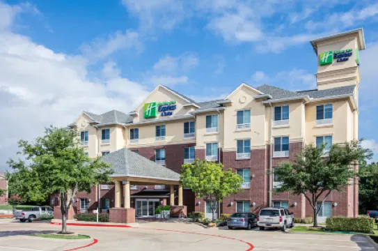 Holiday Inn Express & Suites DALLAS - GRAND PRAIRIE I-20 by IHG