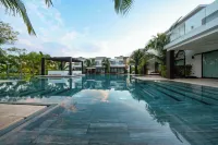 Villas la Mar - Pools