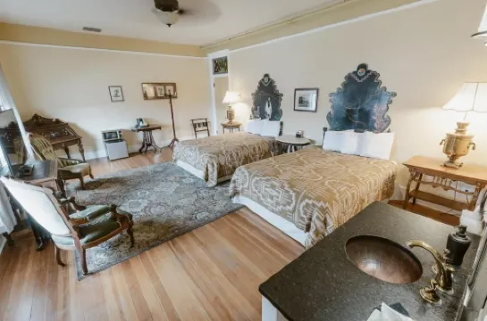 카스타네다 호텔