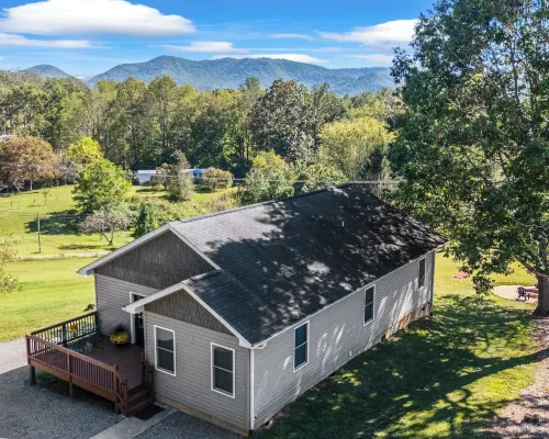 Little Pisgah Sunrise by Avantstay Mountain View Hotels in Fairview