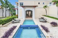 Sea Vue Luxury Vacation Condominiums - piscine