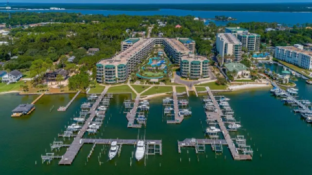 Phoenix on the Bay by Brett Robinson Vacations