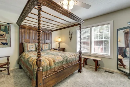 Million-dollar Mtn Views: Cozy Home in Franklin! - balcony