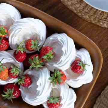 B6 Masts in Torquay With 3 Bedrooms and 2 Bathrooms Dining/Meeting Rooms