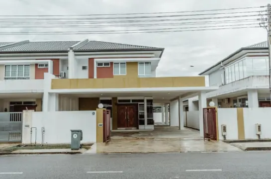 Sibu Permai Jaya 500Mbps 10pax 4BR - No Wedding Activities Allowed