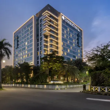 DoubleTree by Hilton Jakarta Kemayoran Отели рядом с достопримечательностью «Торговый центр Sunter Mall»