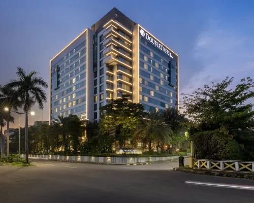دبل تري باي هيلتون جاكرتا كيمايوران Hotels near آنكول