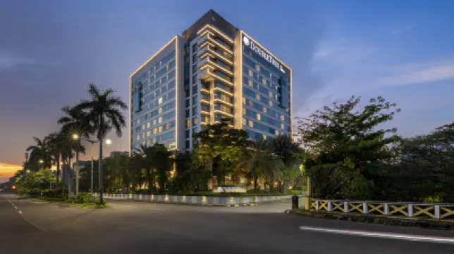 DoubleTree by Hilton Jakarta Kemayoran Hotels near Sea World Ancol