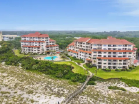 Beautiful Condo with Gorgeous Ocean Views from Balcony + Shared Pool & Free WiFi Hoteles en Fernandina Beach
