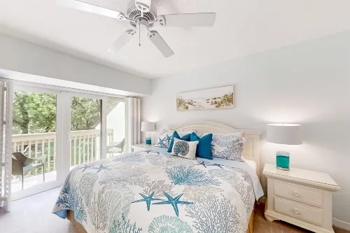 2-story Condo With On-site Pool, Private Patio, & W/D - Near Beach/golf - Homestays
