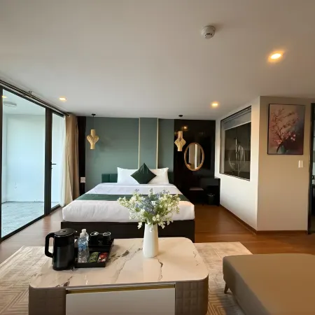 Cloud Chaser Hotel
