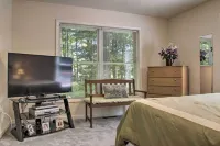Spacious Home w/ Deck, Grill & Delaware River View - 3-Star