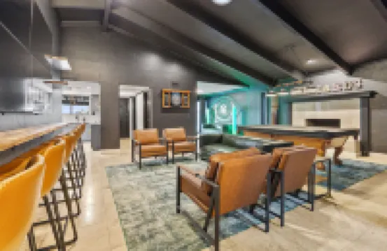 Built Into A Mtn - Heated Pool & Lounge