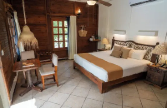 Petit Lafitte Beach Front Hotel & Bungalows