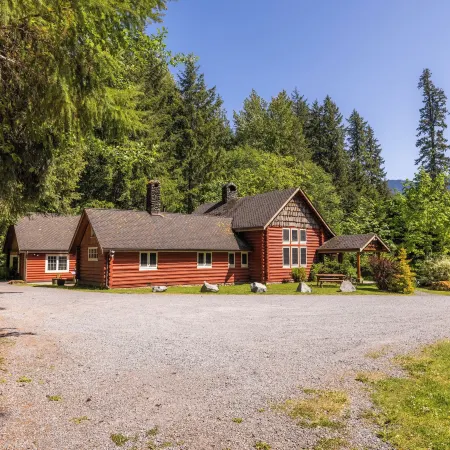 Copper Creek Inn at Mt Rainier