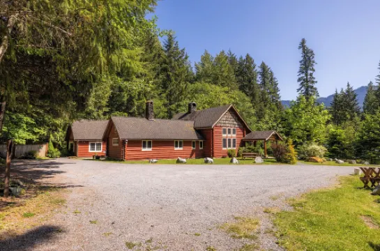 Copper Creek Inn at Mt Rainier