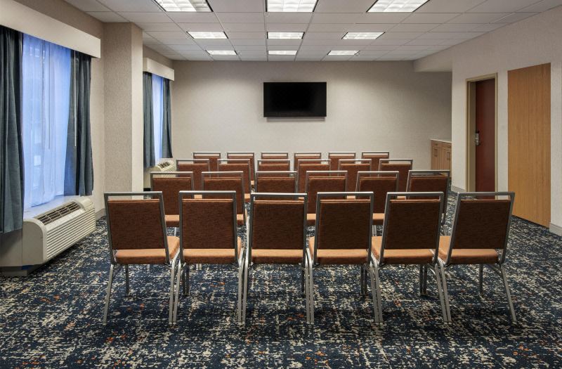 Hampton Inn & Suites Greenfield photo 5