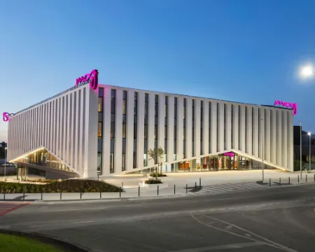 Moxy Alfragide Lisboa Hotels in Amadora