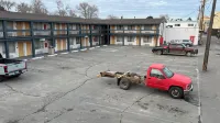 Thunderbird Motel - Motels