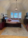 Amazing Four Season Modern Farmhouse with Mountain Views and Hot Tub