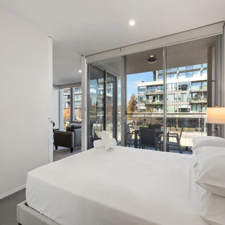 Spacious Lakefront Apartment with Pool Access