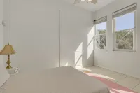 Near Apollo Beach! Bright Apt w/ Essentials - Apartments