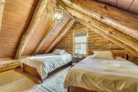 Motorsports, Lake Days & Hikes! Cabin in Waterfall