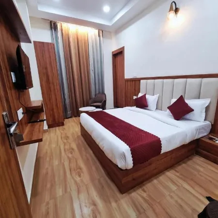 Om divine hotel
