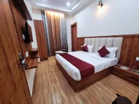 Om divine hotel