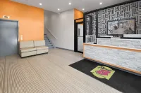 Super 8 by Wyndham Bronx Near Stadium - 2-Star