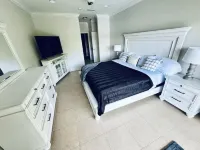 Smith Lake Stay with Water Views, Pool and Spa Bath 3Bd 2Bath Hotels in Walker County